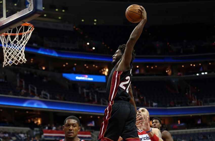 Dion Waiters' last-second shot helps Heat shock Warriors