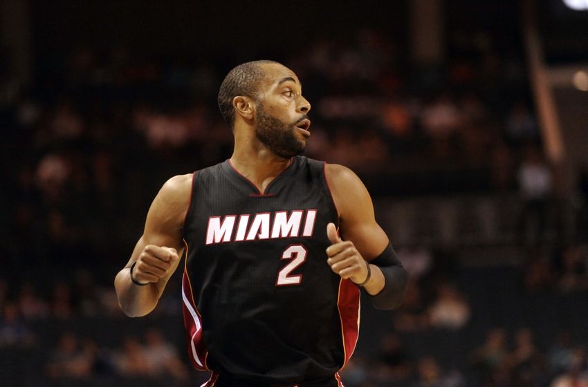 Oct 20, 2016; Charlotte, NC, USA; Miami Heat guard Wayne Ellington (2) drives down the court and looks for a pass during the first half of the game against the Charlotte Hornets at the Spectrum Center. Mandatory Credit: Sam Sharpe-USA TODAY Sports