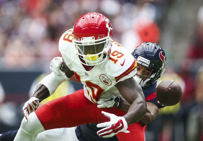 Sep 18, 2016; Houston, TX, USA; Kansas City Chiefs wide receiver Jeremy Maclin (19) is unable to make a catch as Houston Texans cornerback Kevin Johnson (30) defends during the third quarter at NRG Stadium. The Texans won 19-12. Mandatory Credit: Troy Taormina-USA TODAY Sports