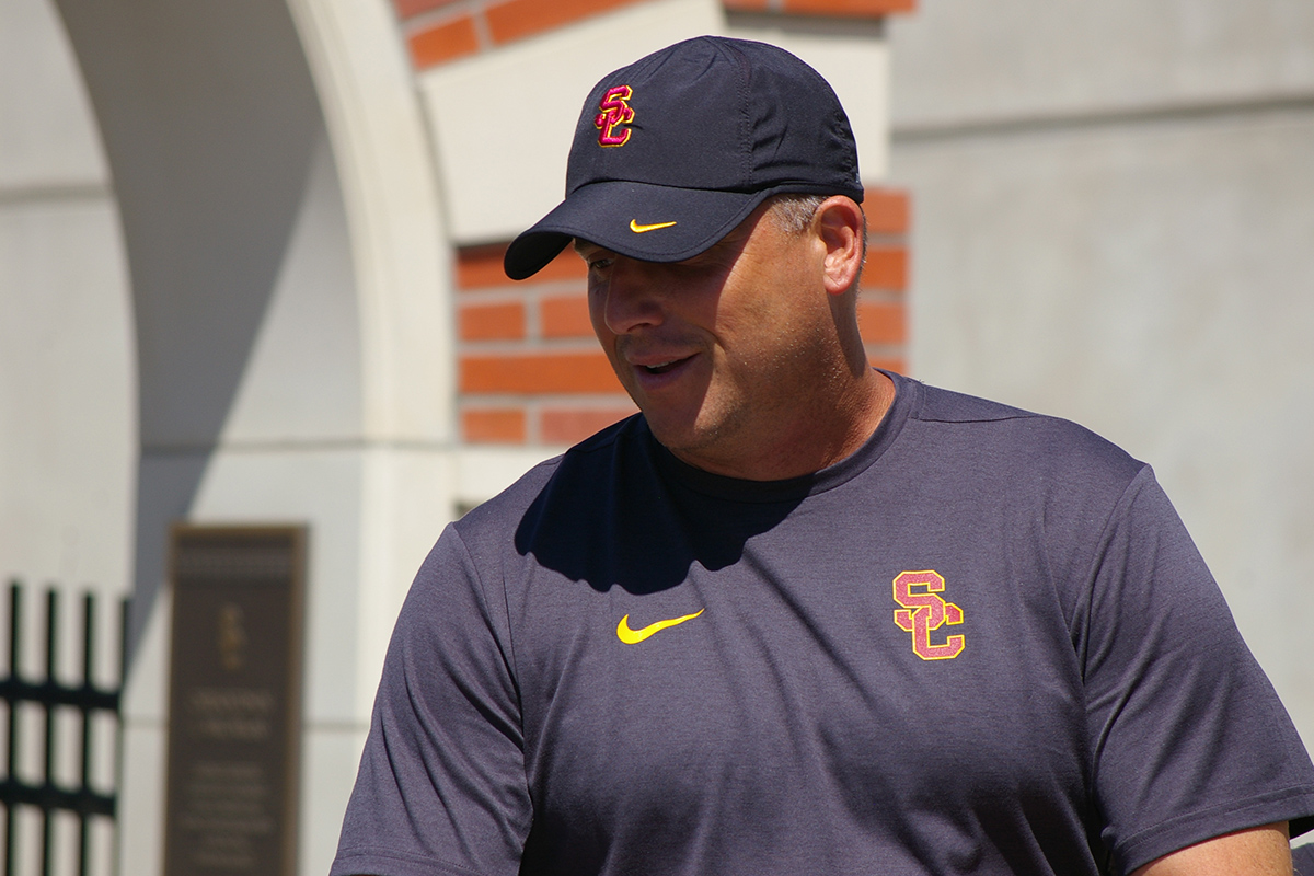 Maxine Swanson Buzz Usc Football Coaching Staff Salaries