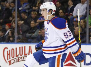 Edmonton Oilers defeat the Detroit Red Wings 2-1 in Detroit