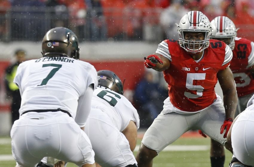 Nov 21, 2015; Columbus, OH, USA; Ohio State Buckeyes linebacker Raekwon McMillan (5) lines up against the Michigan State Spartans at Ohio Stadium. Mandatory Credit: Geoff Burke-USA TODAY Sports