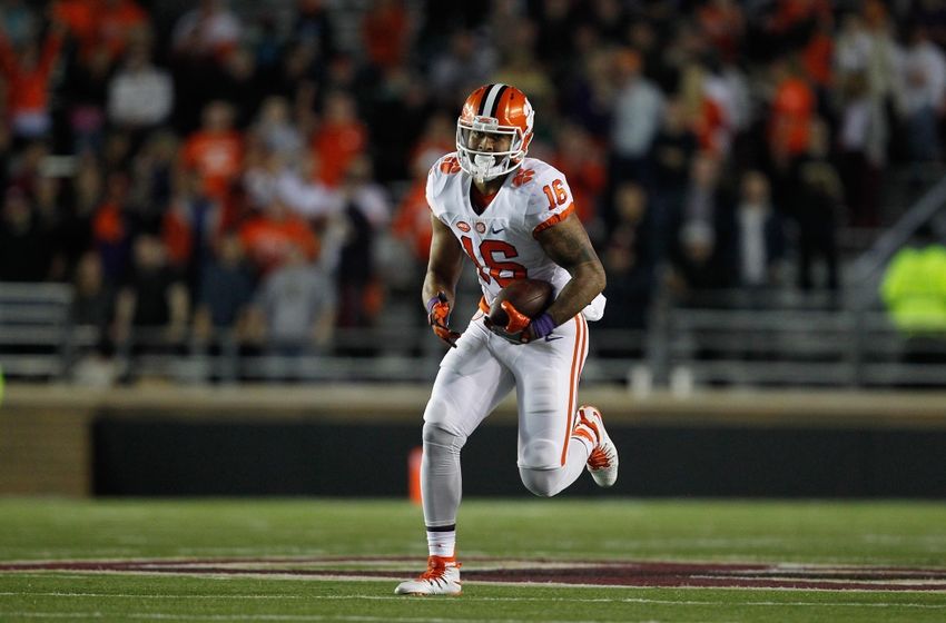 Oct 7, 2016; Boston, MA, USA; Clemson Tigers tight end Jordan Leggett (16) runs for a touchdown during the first quarter against Boston College at Alumni Stadium. Mandatory Credit: Stew Milne-USA TODAY Sports