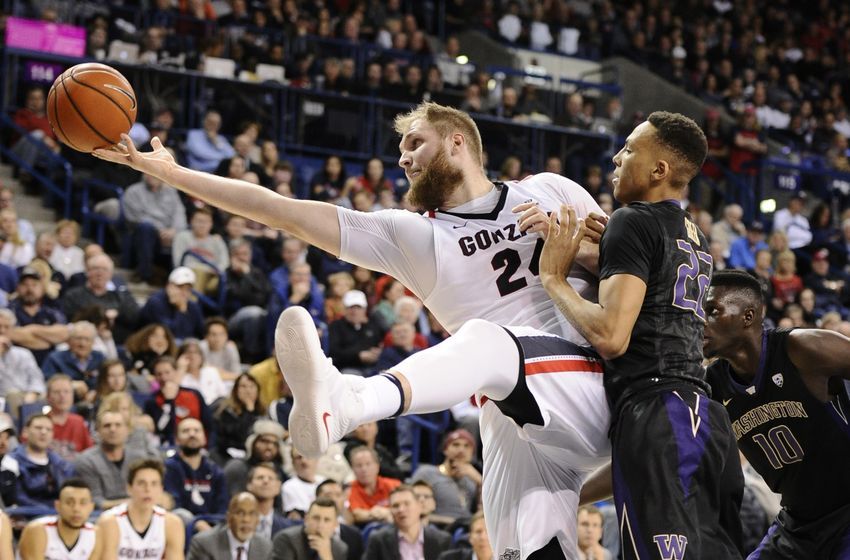 Przemek Karnowski is more than a big body, he also has grace for the Bulldogs. (Photo courtesy of bustingbrackets.com)