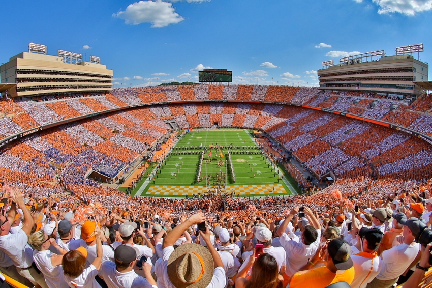 Vols offensive coordinator, quarterback coach DeBord to leave team