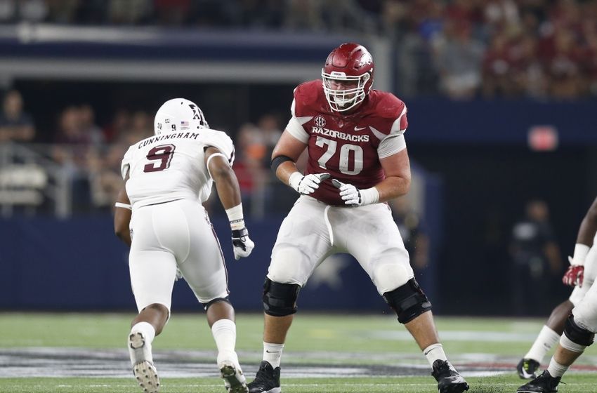 dan-skipper-ncaa-football-texas-a-m-vs-arkansas-850x560.jpg