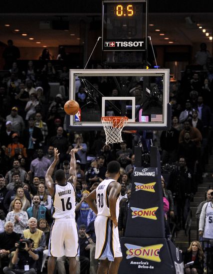Gasol, Douglas lead Grizzlies past Trail Blazers, 88-86