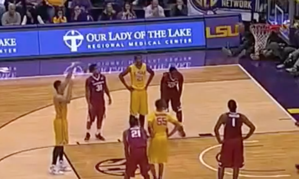 Ben Simmons airballed a free throw (Video)