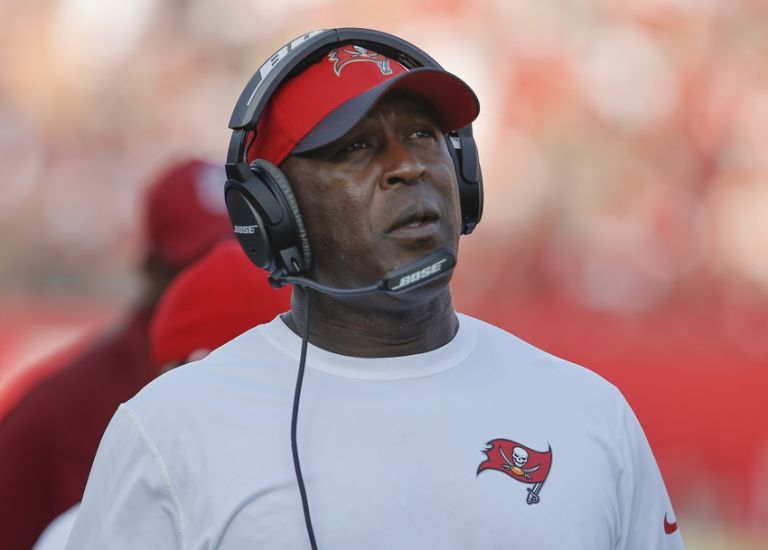 Lovie Smith To Become Buccaneers Head Coach Reportsbest Montreal | report lovie smith the next head coach of illinois football Lovie Smith To Become Buccaneers Head Coach Reportsbest Montreal | report lovie smith the next head coach of illinois football