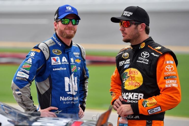 how much money does a nascar driver make a race