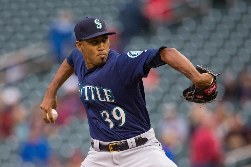 Sep 25, 2016; Minneapolis, MN, USA; Seattle Mariners relief pitcher Edwin Diaz (39) pitches in the ninth inning against the Minnesota Twins at Target Field. The Seattle Mariners beat the Minnesota Twins 4-3. Mandatory Credit: Brad Rempel-USA TODAY Sports