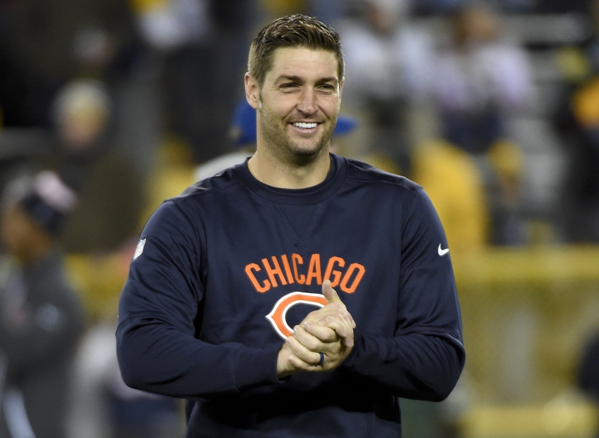 Oct 20, 2016; Green Bay, WI, USA; Chicago Bears quarterback Jay Cutler (6) watches team warm up before game against the Green Bay Packers at Lambeau Field. Mandatory Credit: Benny Sieu-USA TODAY Sports