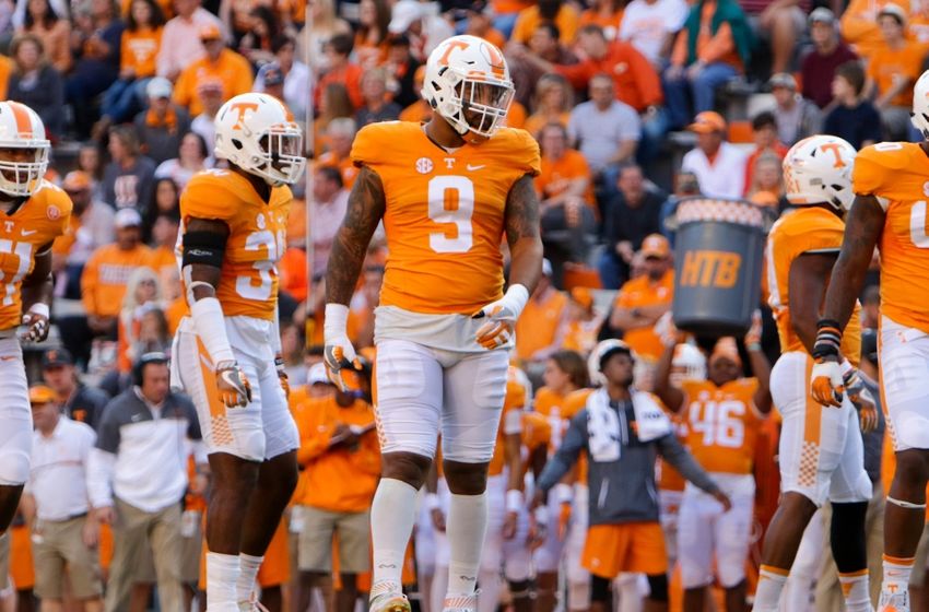 Nov 5, 2016; Knoxville, TN, USA; Tennessee Volunteers defensive end Derek Barnett (9) during the first quarter against the Tennessee Volunteers at Neyland Stadium. Mandatory Credit: Randy Sartin-USA TODAY Sports