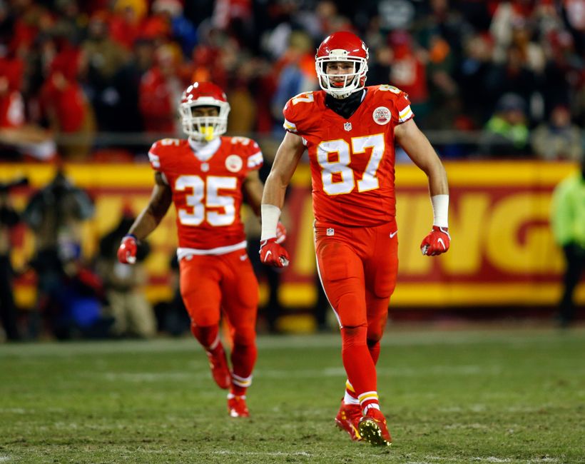 Dec 8, 2016; Kansas City, MO, USA; Kansas City Chiefs tight end Travis Kelce (87) celebrates after making a catch against the Oakland Raiders at Arrowhead Stadium. The Chiefs won 21-13. Mandatory Credit: Jay Biggerstaff-USA TODAY Sports