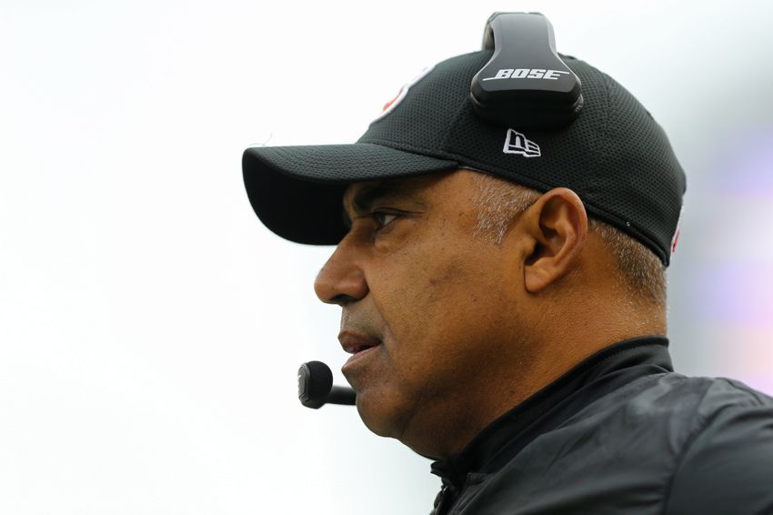 Jan 1, 2017; Cincinnati, OH, USA; Cincinnati Bengals head coach Marvin Lewis works the sidelines against the Baltimore Ravens in the first half at Paul Brown Stadium. Mandatory Credit: Aaron Doster-USA TODAY Sports