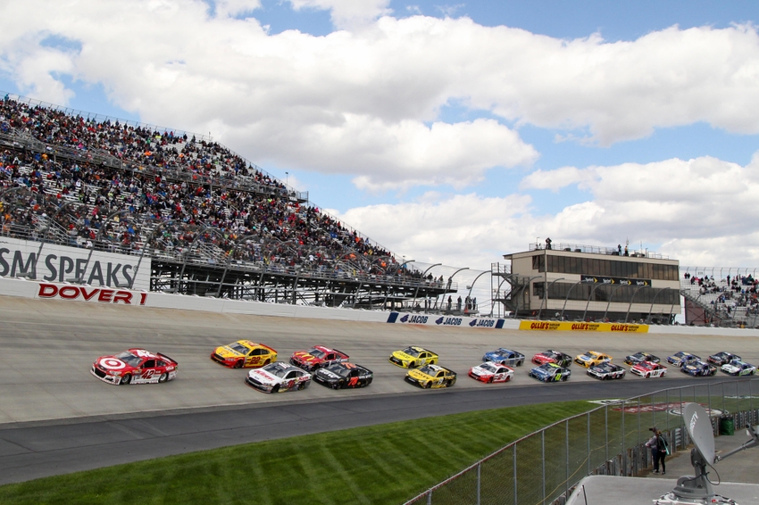 Earnhardt returns to Dover to support Hendrick teammates
