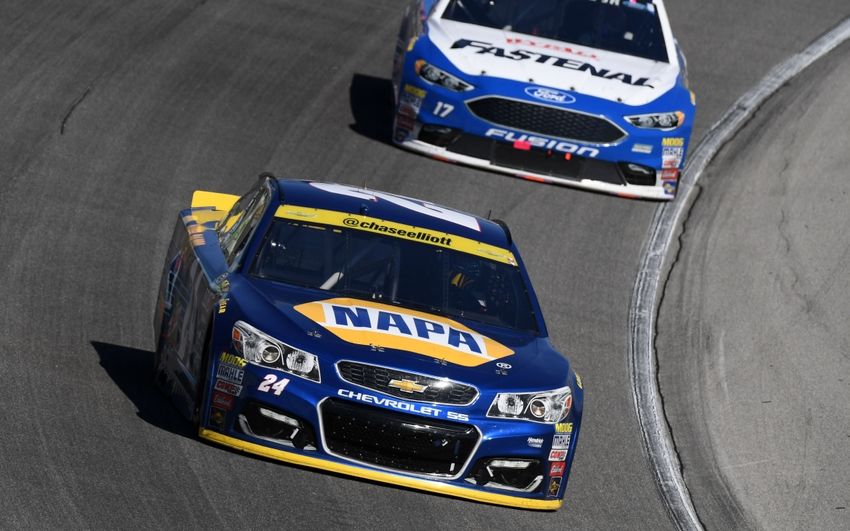 Sep 18, 2016; Joliet, IL, USA; Sprint Cup Series driver Chase Elliott (24) during the Teenage Mutant Ninja Turtles 400 at Chicagoland Speedway. Mandatory Credit: Mike DiNovo-USA TODAY Sports