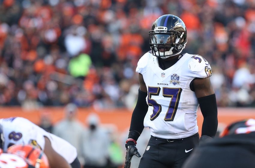 Jan 3, 2016; Cincinnati, OH, USA; Baltimore Ravens inside linebacker C.J. Mosley (57) against the Cincinnati Bengals at Paul Brown Stadium. The bengals won 24-16. Mandatory Credit: Aaron Doster-USA TODAY Sports