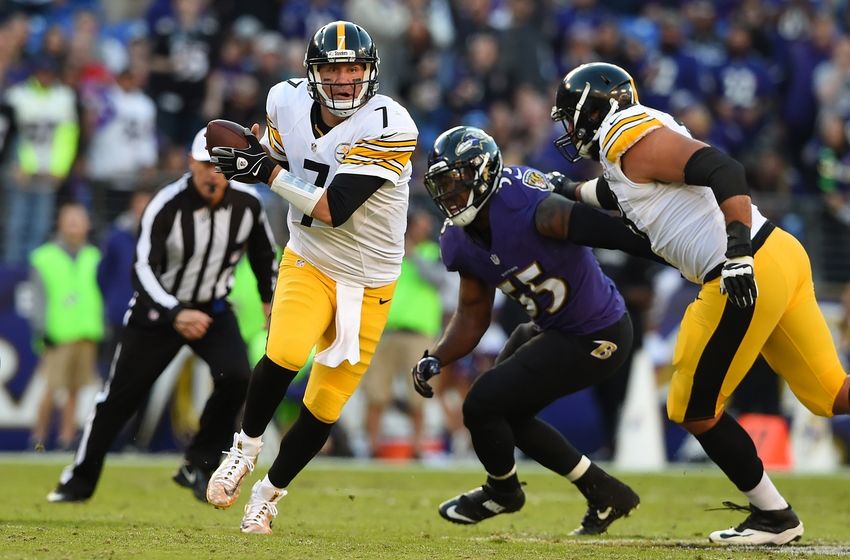 Nov 6, 2016; Baltimore, MD, USA; Pittsburgh Steelers quarterback Ben Roethlisberger (7) scrambles during the fourth quarter against the Baltimore Ravens at M&T Bank Stadium. Baltimore Ravens defeated Pittsburgh Steelers 21-14. Mandatory Credit: Tommy Gilligan-USA TODAY Sports