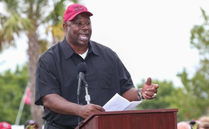 Sep 12, 2015; Columbia, SC, USA; Heisman recipient George Rogers speaks to fans in the new Springs Brooks Plaza during the statue unveiling honoring George Rogers at Williams-Brice Stadium. Mandatory Credit: Jim Dedmon-USA TODAY Sports