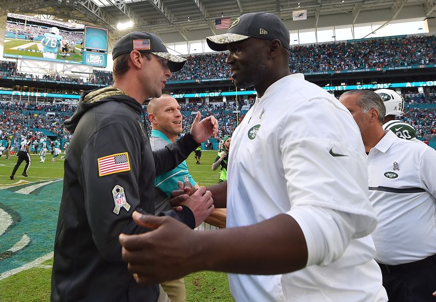 Vets Matt Moore, Cameron Wake get Dolphins closer to playoffs