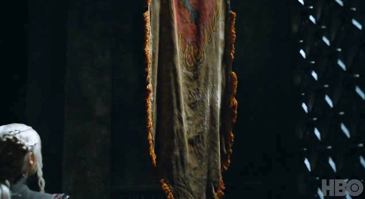 S7-Dany-rips-down-Stannis-banner.jpg