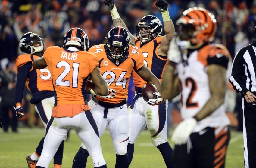 Dec 28, 2015; Denver, CO, USA; Denver Broncos outside linebacker ...