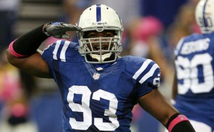 dwight-freeney-1-420x260.jpg