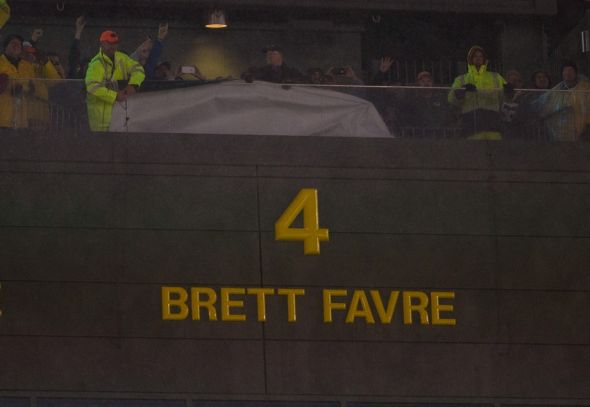 Nov 26, 2015; Green Bay, WI, USA; Brett Favre