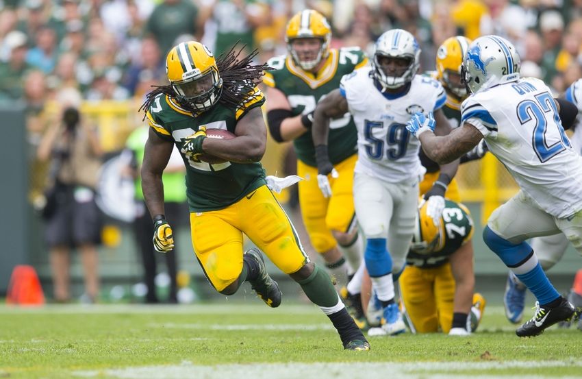 Sep 25, 2016; Green Bay, WI, USA; Green Bay Packers running back Eddie Lacy (27) rushes with the football during the fourth quarter against the Detroit Lions at Lambeau Field. Green Bay won 34-27. Mandatory Credit: Jeff Hanisch-USA TODAY Sports