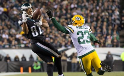 Philadelphia Eagles wide receiver Jordan Matthews (81) makes a reception past Green Bay Packers cornerback Damarious Randall (23) during the second quarter at Lincoln Financial Field. Bill Streicher-USA TODAY Sports