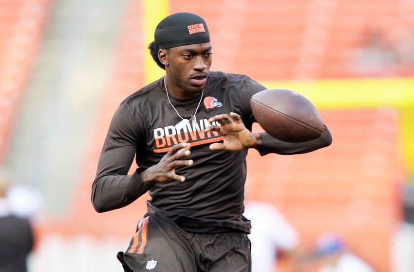 Sep 1, 2016; Cleveland, OH, USA; Cleveland Browns quarterback Robert Griffin III (10) warms up before the game between the Cleveland Browns and the Chicago Bears at FirstEnergy Stadium. Mandatory Credit: Ken Blaze-USA TODAY Sports