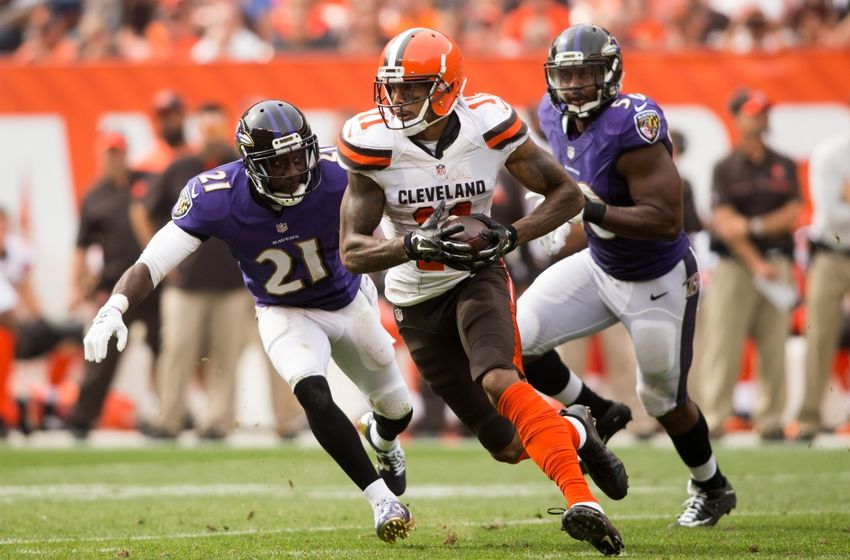 Sep 18, 2016; Cleveland, OH, USA; Cleveland Browns wide receiver Terrelle Pryor (11) runs the ball for a first down against the Baltimore Ravens during the fourth quarter at FirstEnergy Stadium. The Ravens defeated the Browns 25-20. Mandatory Credit: Scott R. Galvin-USA TODAY Sports