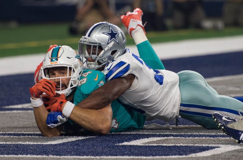 Aug 19, 2016; Arlington, TX, USA; Dallas Cowboys free safety Byron Jones (31) defends against Miami Dolphins tight end Jordan Cameron (84) in the end zone during the first quarter at AT&T Stadium. Mandatory Credit: Jerome Miron-USA TODAY Sports