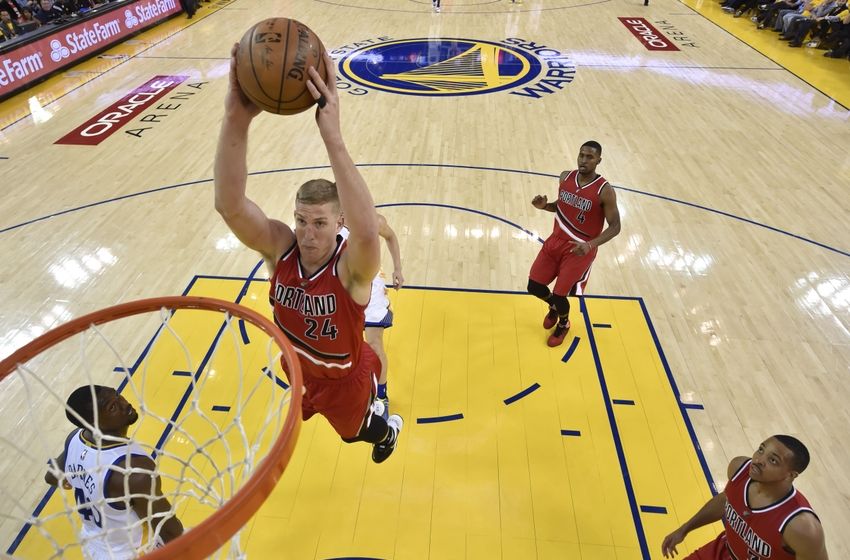 May 11, 2016; Oakland, CA, USA; Portland Trail Blazers center Mason Plumlee (24) goes to the basket against the Golden State Warriors during game five of the second round of the NBA Playoffs at Oracle Arena. The Warriors defeated the Trail Blazers 125-121. Mandatory Credit: John G. Mabanglo-Pool Photo via USA TODAY Sports