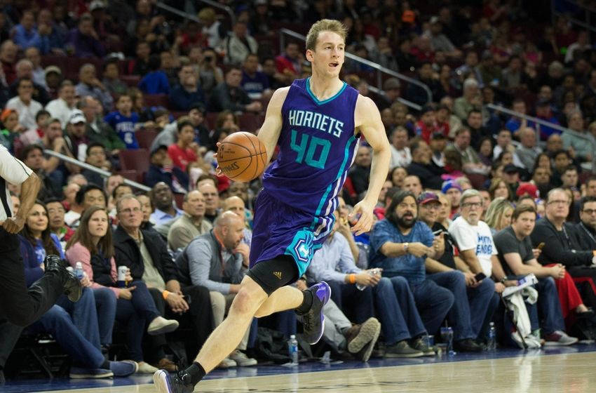 Mar 29, 2016; Philadelphia, PA, USA; Charlotte Hornets center Cody Zeller (40) in action against the Philadelphia 76ers at Wells Fargo Center. The Charlotte Hornets won 100-85. Mandatory Credit: Bill Streicher-USA TODAY Sports