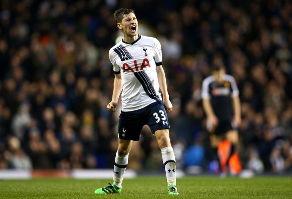 LONDON, ENGLAND - FEBRUARY 06: Ben Davies of Tottenham Hotspur celeberates his team's 1-0 win in the Barclays Premier League match between Tottenham Hotspur and Watford at White Hart Lane on February 6, 2016 in London, England. (Photo by Paul Gilham/Getty Images)