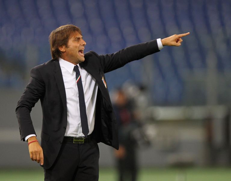 √ Chelsea New Coach / What Chelsea's new coach can do to help Frank Lampard's The day