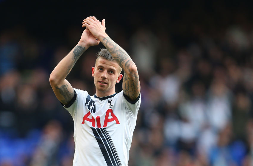 LONDON - April 10: Toby Alderweireld applauded Tottenham Hotspur after the Premier League match between Tottenham Hotspur and Manchester United at White Hart Lane April 10, 2016, London, England. (Photo by Catherine Ivill - AMA / Getty Images)