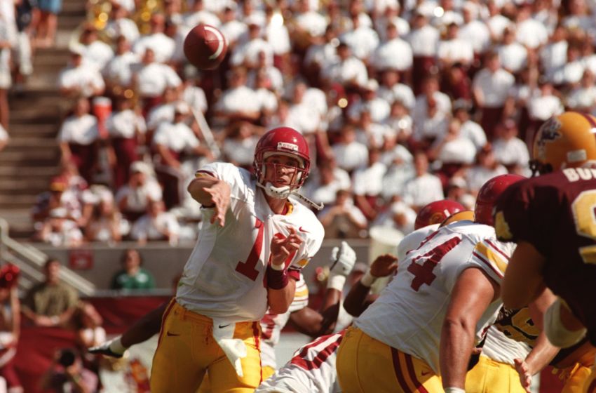 19 Oct 1996: Quarterback Brad Otton of USC throws a pass during the Trojans 48-35 loss to Arizona State at Sun Devil Stadium in Tempe, Arizona. Mandatory Credit: Brandon Lopez/ALLSPORT