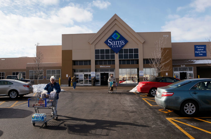 Is Sam's Club open on Christmas Eve?