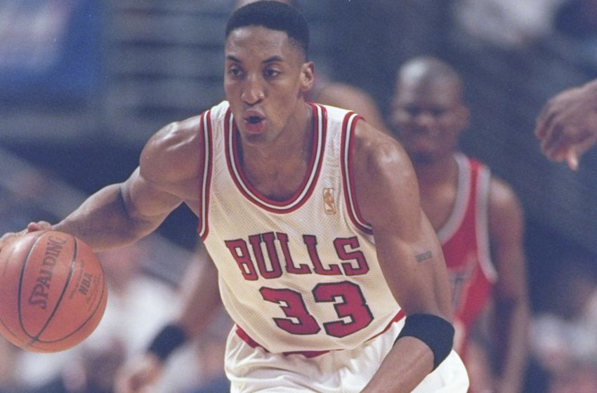 20 May 1997: Chicago Bulls forward Scottie Pippen dribbles up the court during playoff game against the Miami Heat at the United Center in Chicago, Illinois. The Bulls won the game 84-77. Mandatory Credit: Jonathan Daniel /Allsport