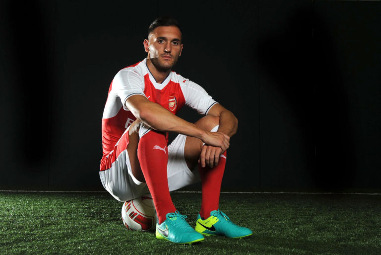 Arsenal Sign Spanish Striker Lucas Perez from Deportivo La Coruna