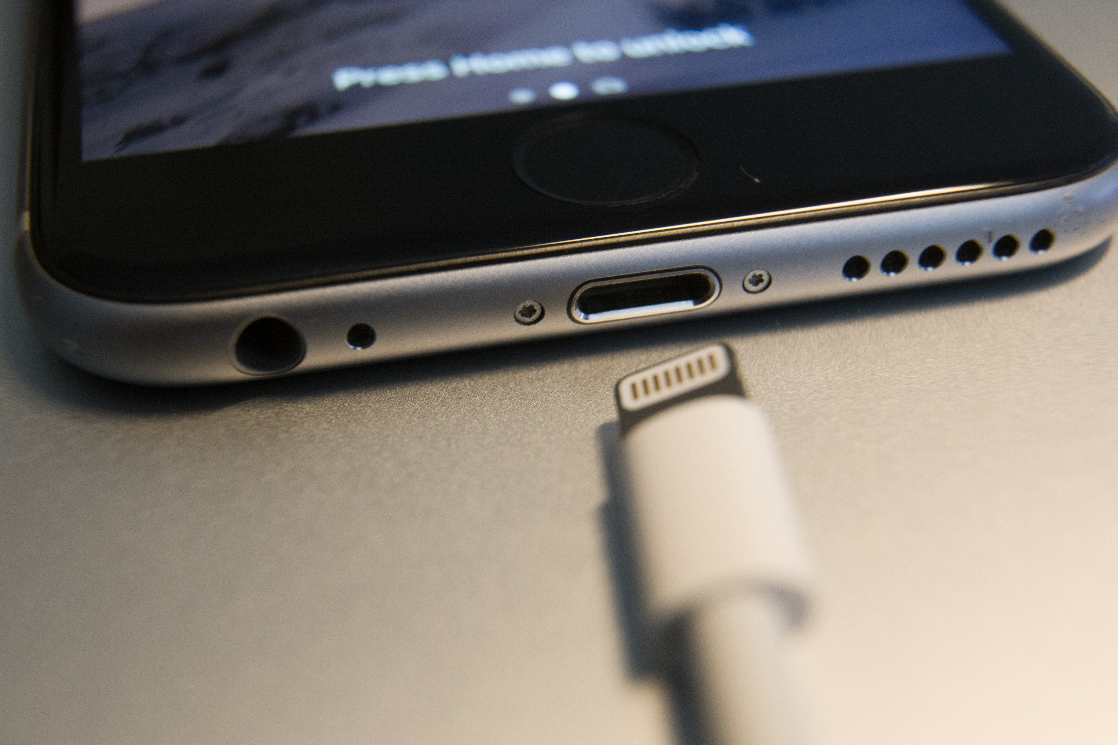 Apple Does the iPhone 7 have a headphone jack?