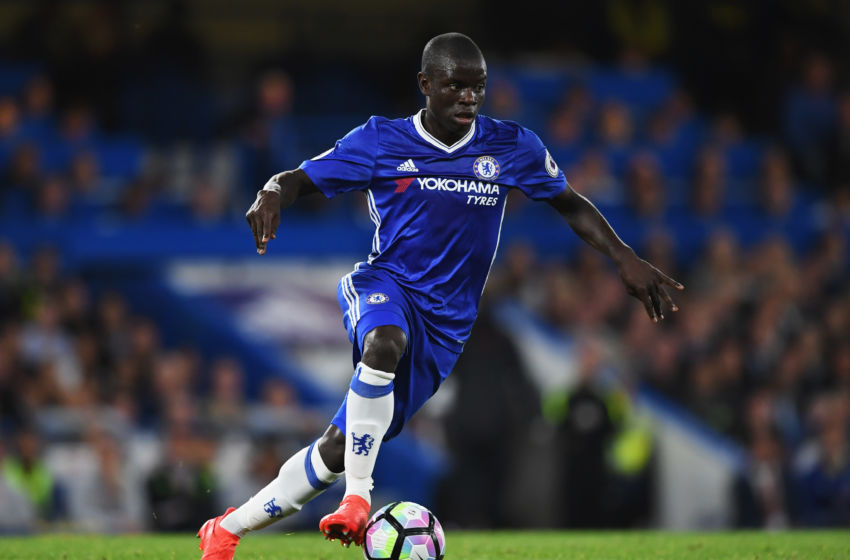 LONDON, ENGLAND - SEPTEMBER 16: N'Golo Kante of Chelsea in action during the Premier League match between Chelsea and Liverpool at Stamford Bridge on September 16, 2016 in London, England. (Photo by Shaun Botterill/Getty Images)