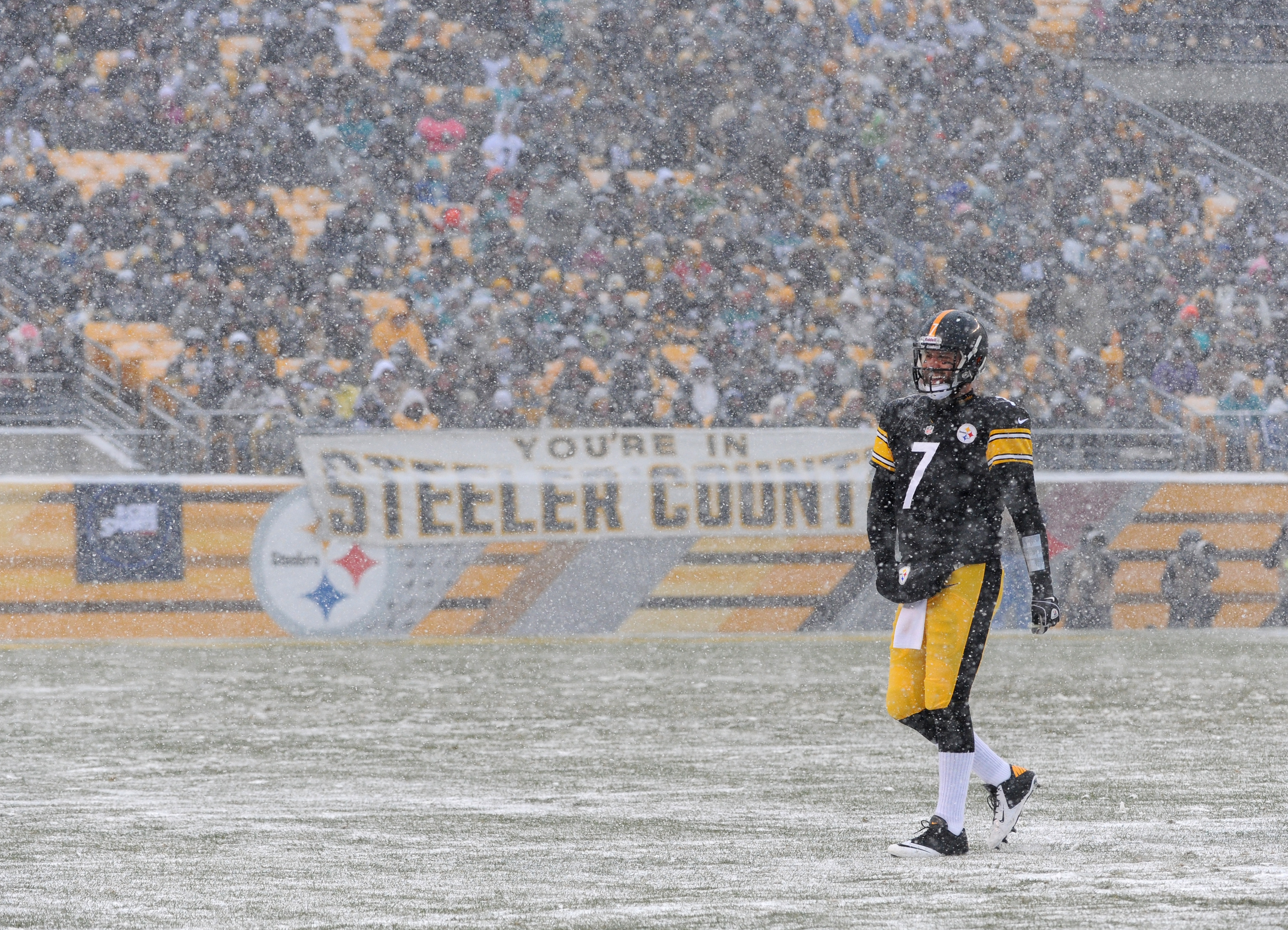 PITTSBURGH, PA - DECEMBER 8: Quarterback Ben Roethlisberger