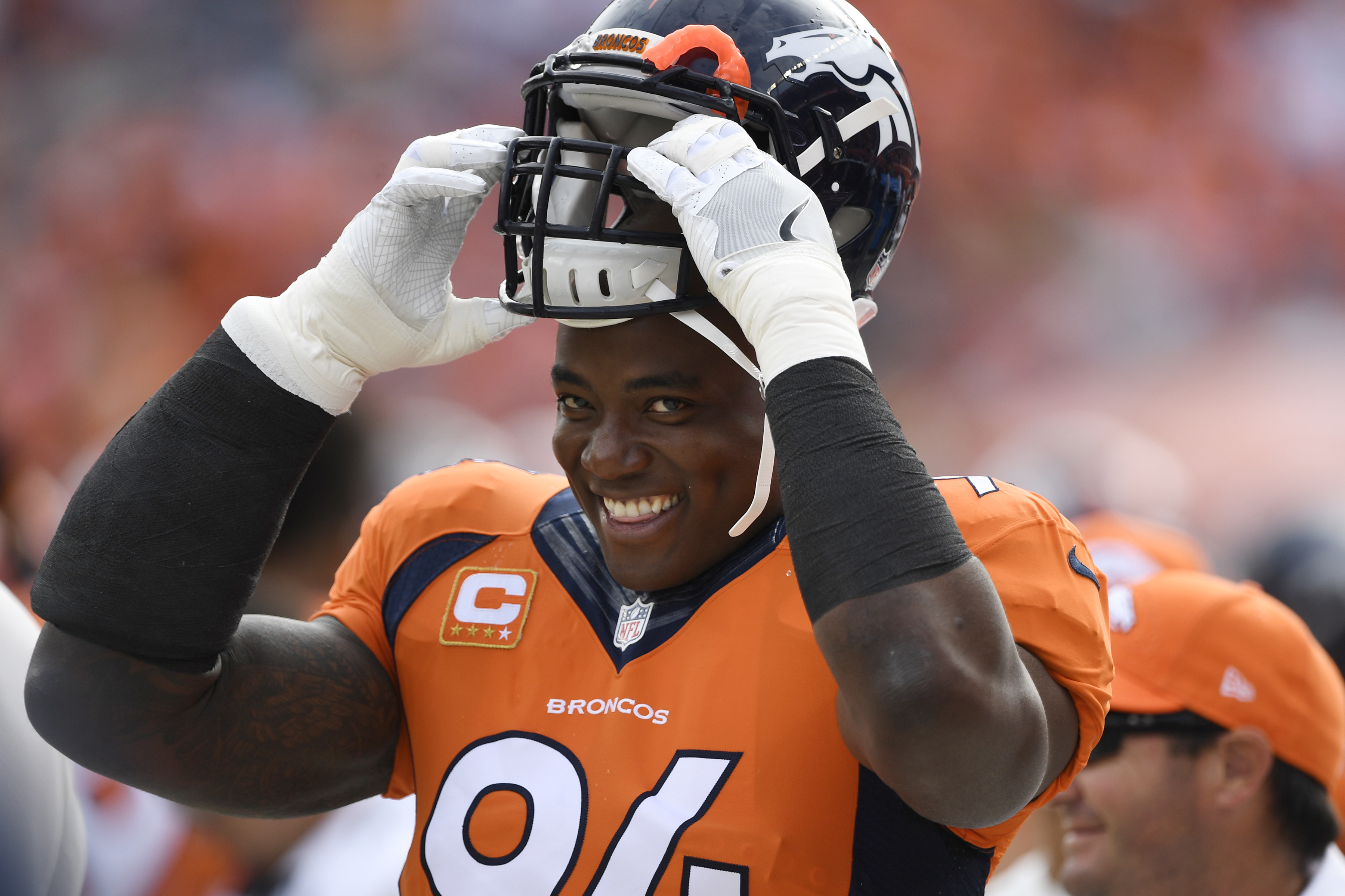 NFL players respond to DeMarcus Ware's retirement