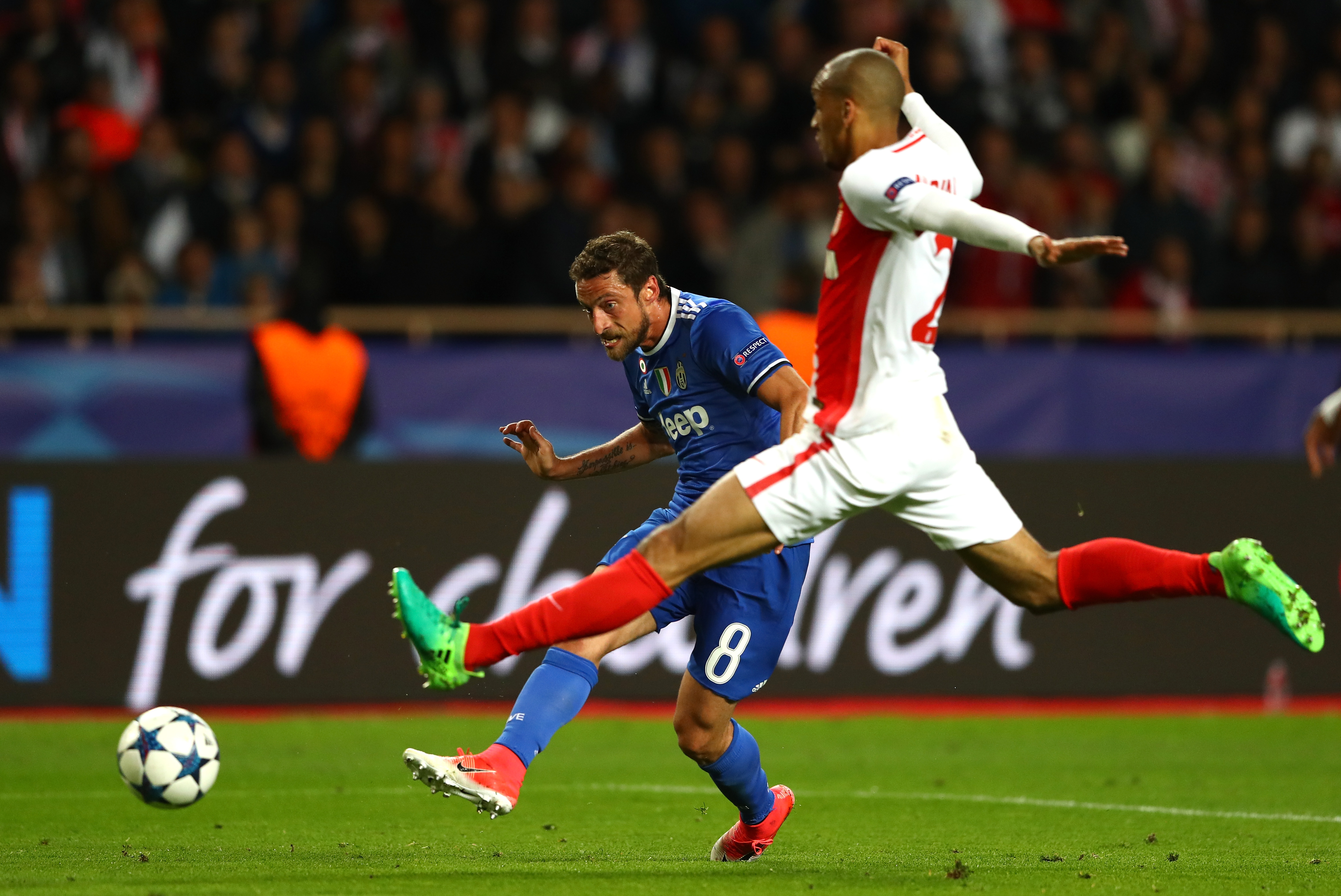 Man United reach agreement to sign Benfica defender Lindelof Man United reach agreement to sign Benfica defender Lindelof