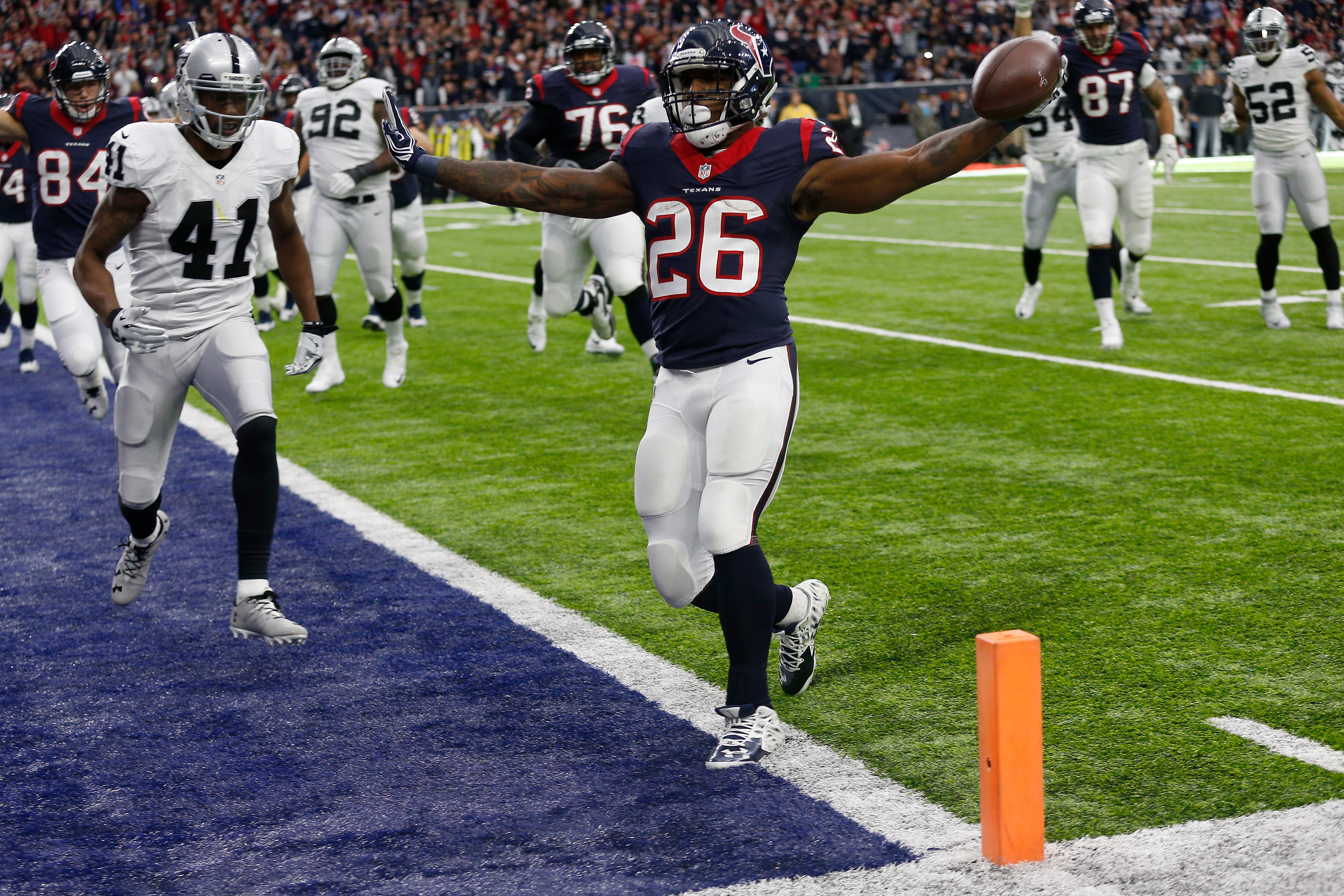 Texans rookie D'Onta Foreman arrested on drug and weapon charges
