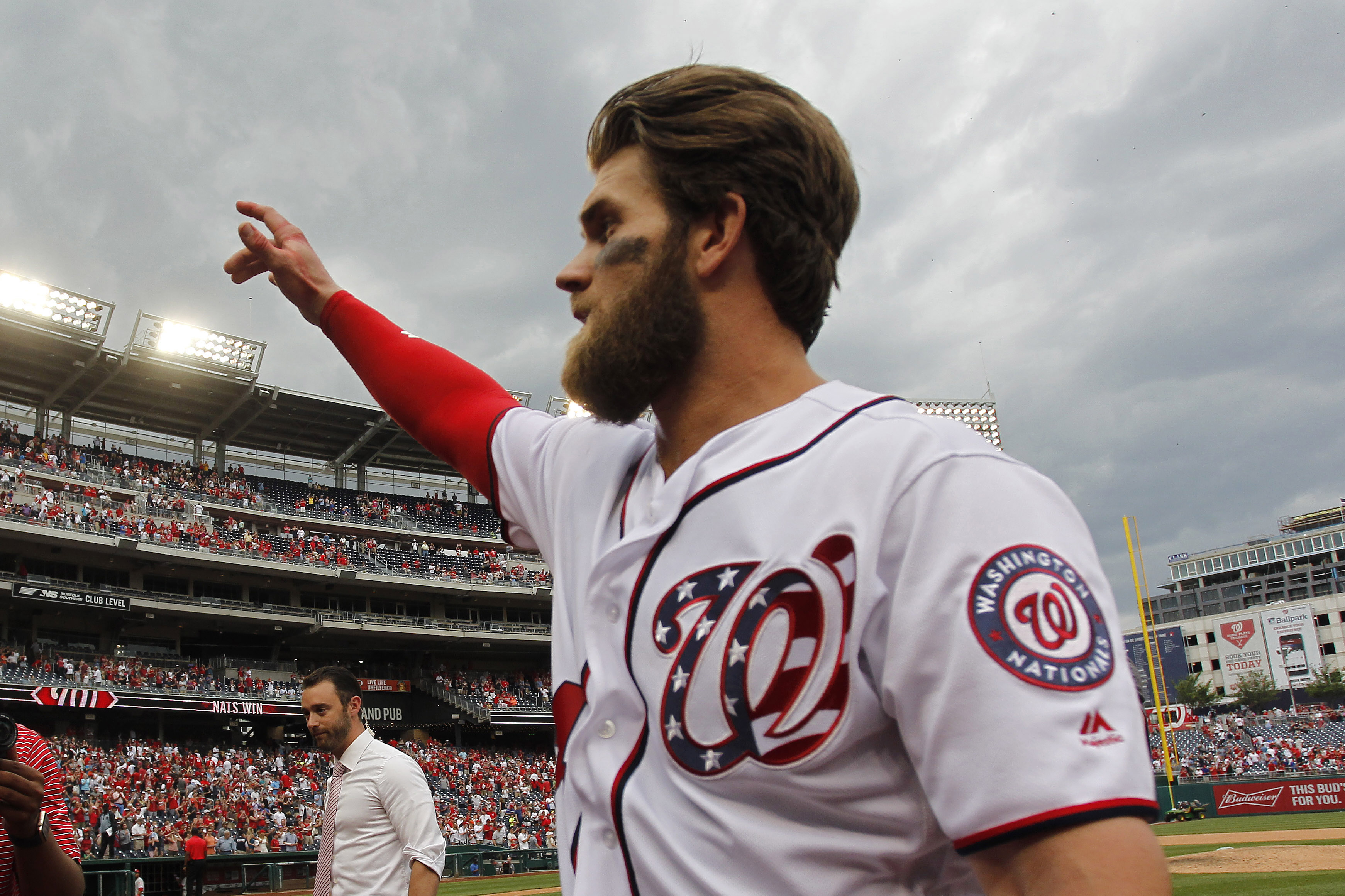 Scherzer pitches 7 scoreless innings, Nats beat Braves 3-1 Scherzer pitches 7 scoreless innings, Nats beat Braves 3-1